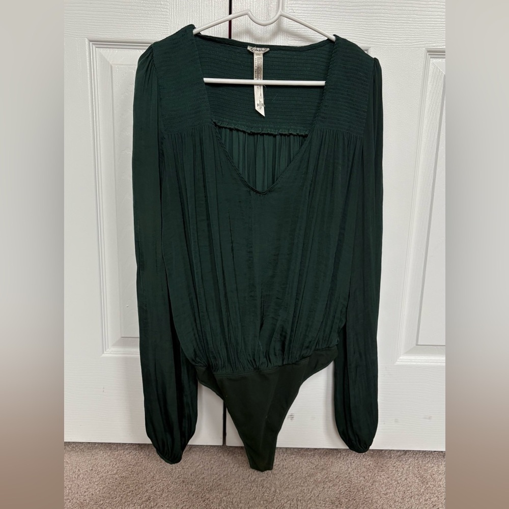 FREE PEOPLE SZ MEDIUM Elegant Green Women's Bodysuit